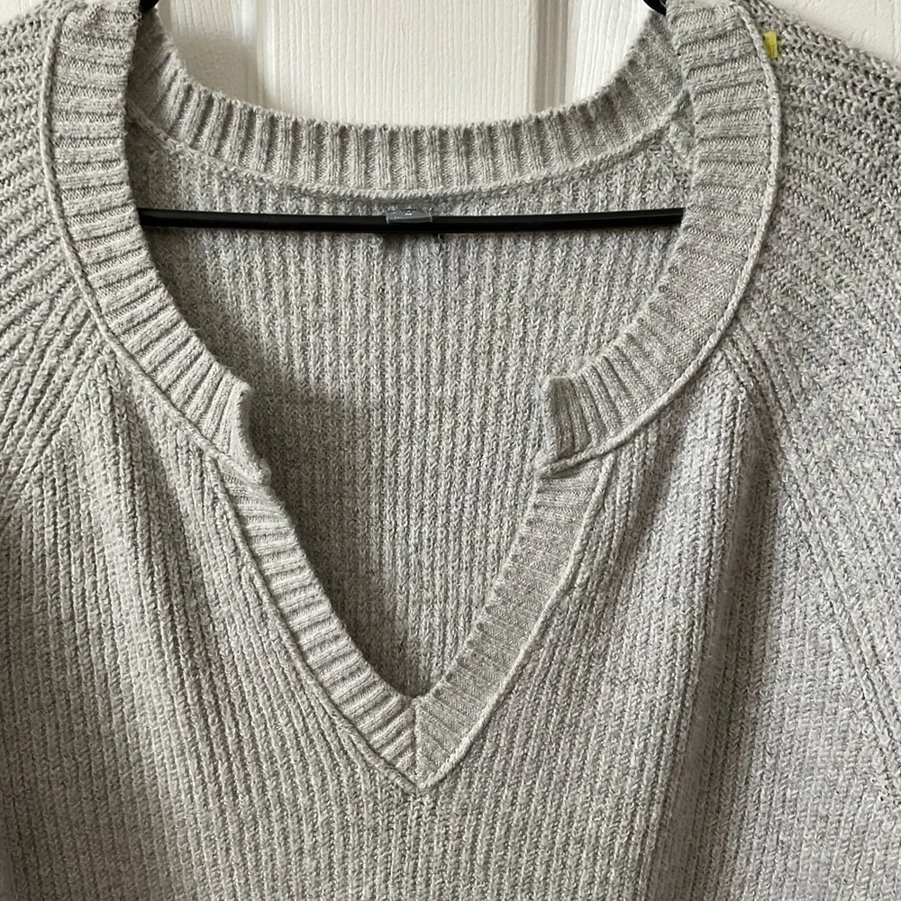 Aerie gray sweater. Long sleeve. Vneck. Size M.